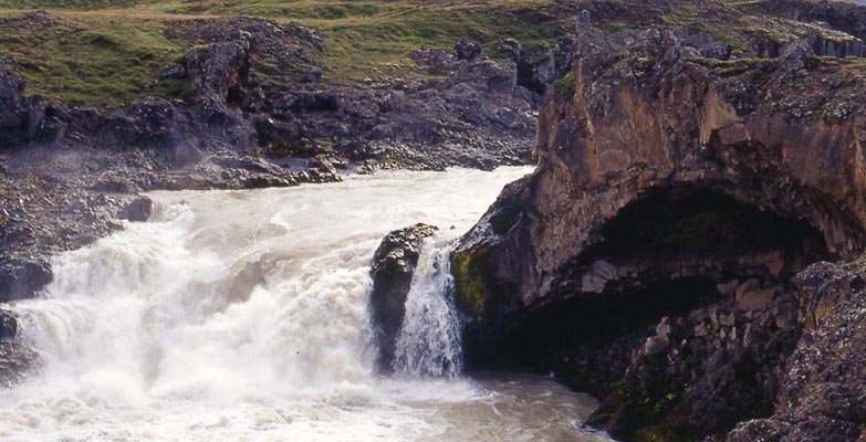 5-30_godafoss