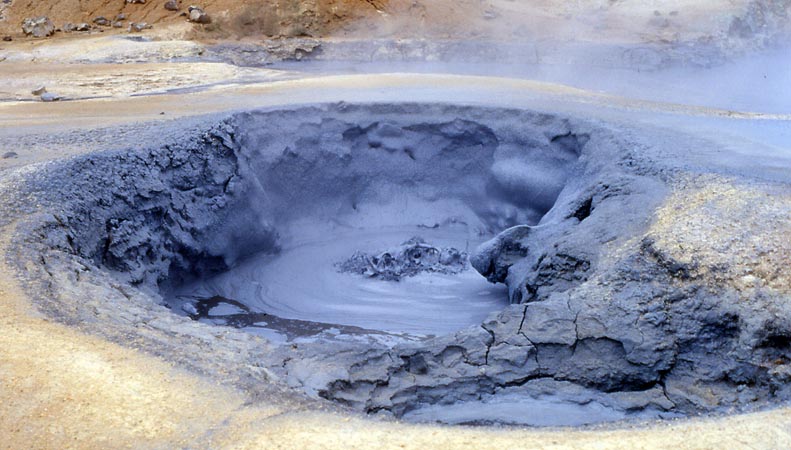 6-09_mudpool